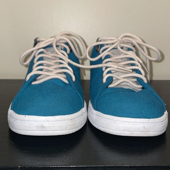 Saola Women Vegan Teal Blue Sneaker Size 10.  
Excellent condition - Picture 4 of 10